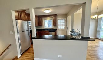 1243 S Mitchell Ave, Arlington Heights, IL 60005