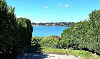 249 Tuckerman Ave 5, Middletown, RI 02842