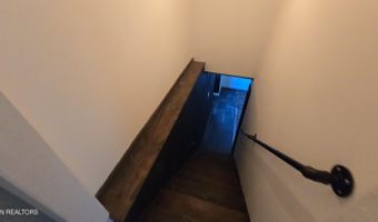 208 Riggs St, Athens, TN 37303