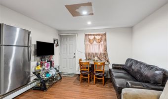 75 Oak St, Amityville, NY 11701