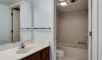519 D'Onofrio Dr 3, Madison, WI 53719