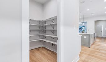 6908 GREYSWOOD Rd, Bethesda, MD 20817