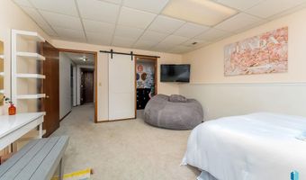 609 S Splitrock Blvd, Brandon, SD 57005