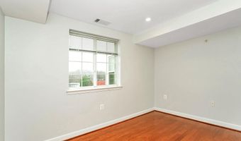 4079 S FOUR MILE RUN Dr 402, Arlington, VA 22204