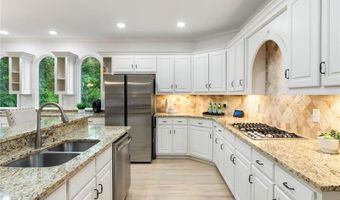 790 Thornberry Dr, Alpharetta, GA 30022
