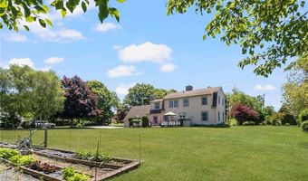 227 Prospect Ave, Middletown, RI 02842