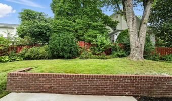 2339 N POWHATAN St, Arlington, VA 22205