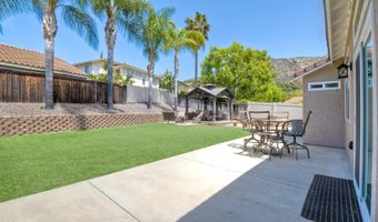 3358 Lake Circle Dr, Fallbrook, CA 92028