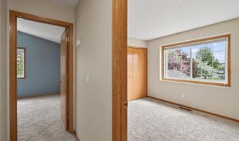 15822 Fleet Trl, Apple Valley, MN 55124