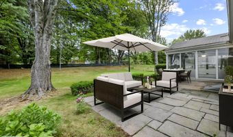 23 Nolan Dr, Bloomfield, CT 06002