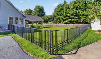 5 Normandy Sq, Guilderland, NY 12009