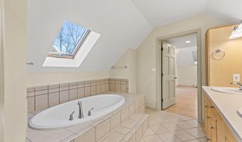 20 Brandywine Cir, Auburn, ME 04210