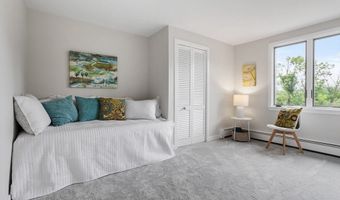 444 Middle Rd, Boxborough, MA 01719