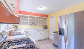 207 Donna Dr, Aurora, IN 47001