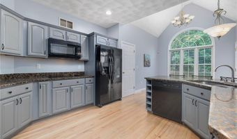 15 Sophia Cir, North Kingstown, RI 02852