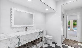 32 Princeville Ln, Las Vegas, NV 89113