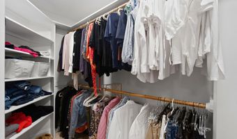 7009 LOCH LOMOND Dr, Bethesda, MD 20817