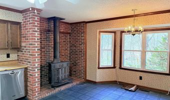 1975 Pine Lake Dr, Arab, AL 35016