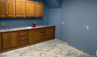 316 1st St, Aurora, NE 68818