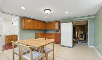 221 Franklin St, Alburtis, PA 18011