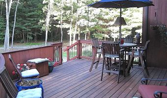 82 Pilgrim Dr, Bedford, NH 03110