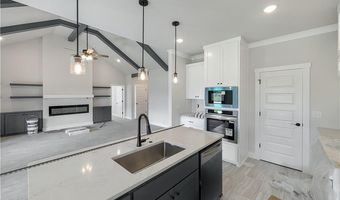 6807 SW Basswood Ave, Bentonville, AR 72712
