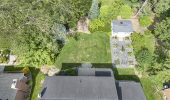 2222 Delaware Dr, Ann Arbor, MI 48103