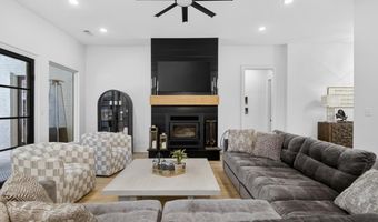 810 Caddo Dr, Benton, AR 72019