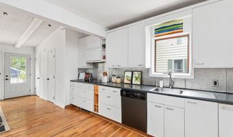 204 51st St, Des Moines, IA 50312