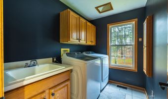 8850 Lavelle Rd, Athens, OH 45701