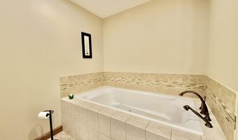 12959 Ironwood Dr, Aberdeen, SD 57401