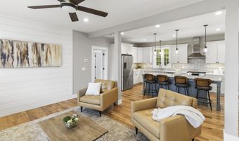 8 Stone Creek Dr, Brentwood, NH 03833