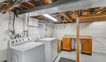 6437 HOLYOKE Dr, Annandale, VA 22003