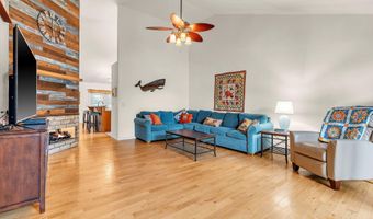 8 Laurel Ln, Bayville, NJ 08721