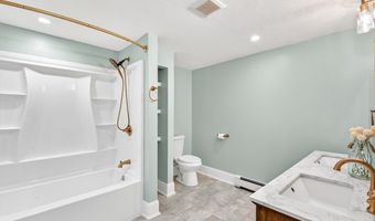 148 Center St, Ashburnham, MA 01430