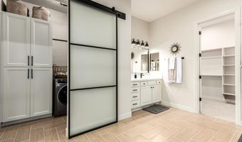 940 W MACAW Dr, Chandler, AZ 85286