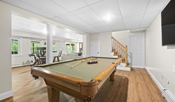 37 Birchwood Cir, Bedford, NH 03110