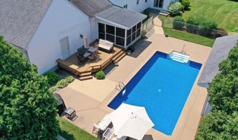 35 Jennie Cir, Agawam, MA 01001