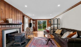 72 Kane Ave, Middletown, RI 02842