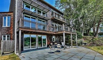 25 Fort Hill Rd, Bristol, RI 02809