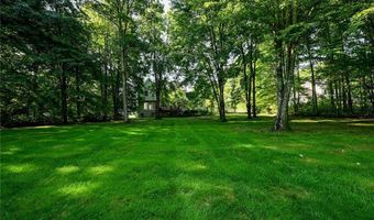 990 Whisperwood Ln, Aurora, OH 44202