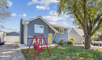 107 10th Ave SW, Altoona, IA 50009