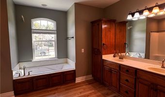 17 Miller Dr, Bella Vista, AR 72715