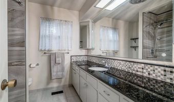 2105 N Alexander Ln, Bethany, OK 73008