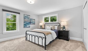 2050 Camelot Rd, Ann Arbor, MI 48104