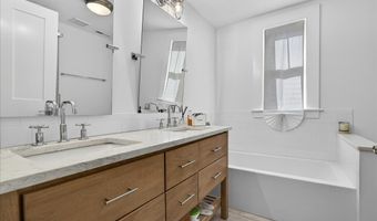 14 Island View Ave, Branford, CT 06405