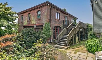 69 Nayatt Rd, Barrington, RI 02806