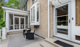 3825 INGOMAR St NW, Washington, DC 20015