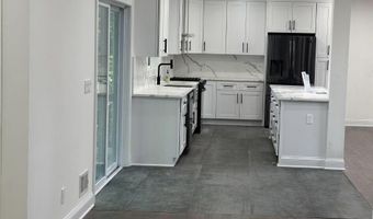 58 Fish Hawk Dr, Middletown, NJ 07748