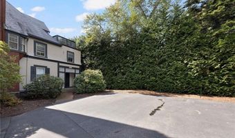 107 Old Beach Rd 2, Newport, RI 02840